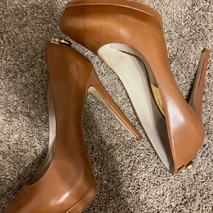 Michael Kors closed toe heel